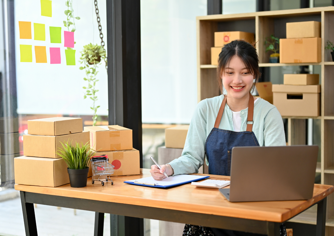 E-Commerce-Customer-Retention-Strategies-for-Keeping-Customers-Coming-Back-in-High-Ticket-Dropshipping eCommerce Paradise